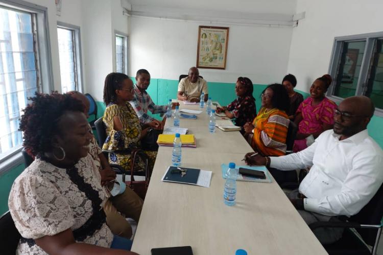 Agence du médicament : Ange Mibindzou Mouelet s'entretient avec l' ONPG et le Sypharga