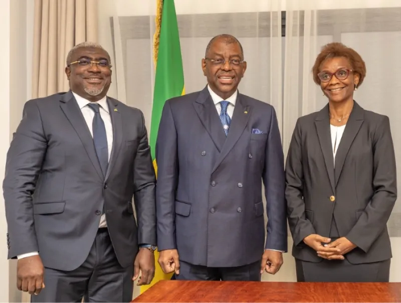 Abdu Razzaq Guy Kambongo, Barro Chambrier et Louise Mvono. © DR