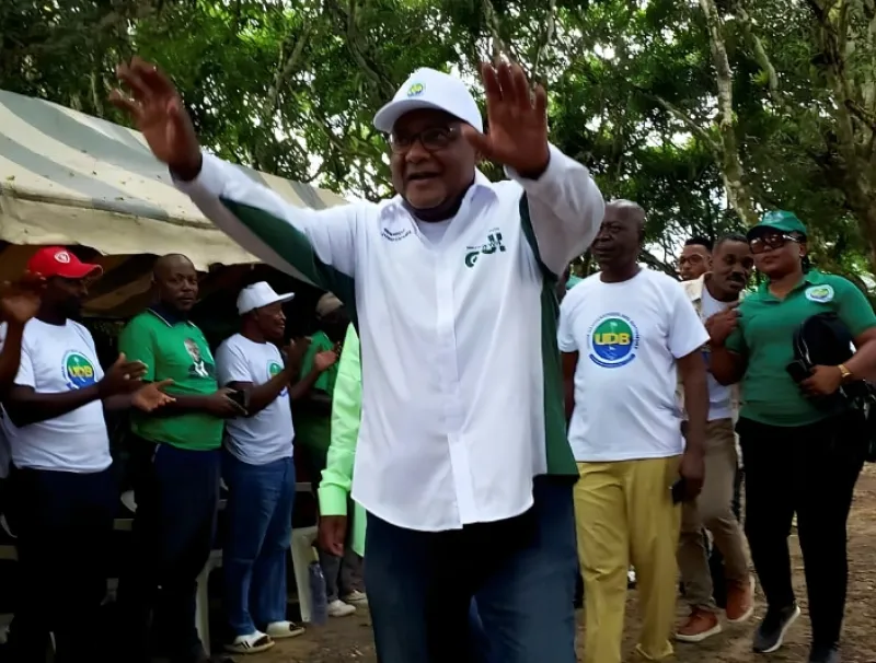 Dr Séraphin Akure-Davain,  député du 2e arrondissement de Lambaréné