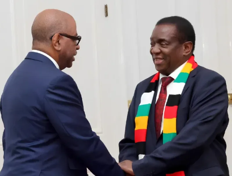 Le VPR Alexandre Barro Chambrier reçu en audience par le président du Zimbabwe, Emmerson Mnangangwa. 