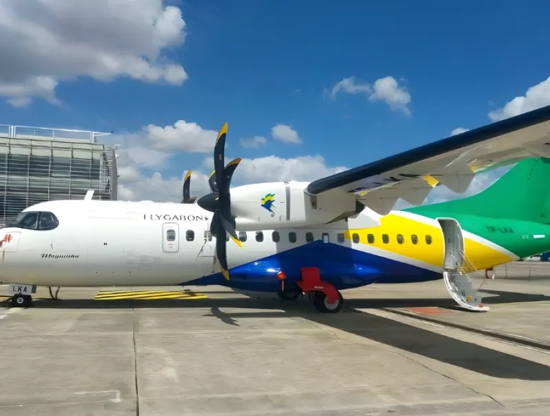 Avion de la compagnie Fly Gabon