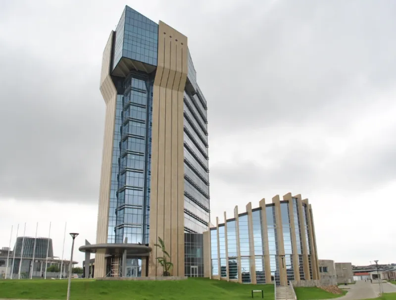 Le siège de la BEAC à Libreville. © DR