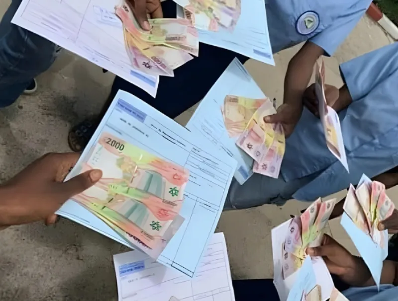 Les bourses brandies par les élèves du secondaire