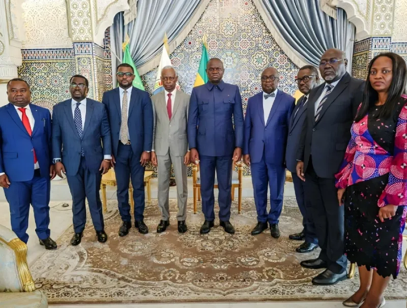 Brice Clotaire Oligui Nguema, président du Gabon et membres du bureau du conseil municipal de Libreville