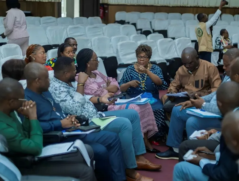 Une phase des travaux en commissions