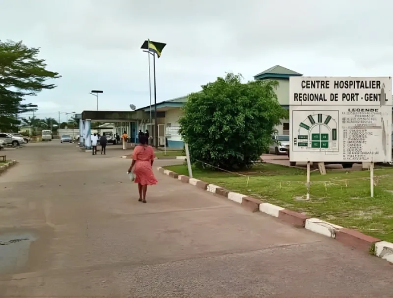 Santé, grève du SYNAPS et du SYMEFOGA vers la paralysie du Centre hospitalier régional de Ntchengué à Port-Gentil.