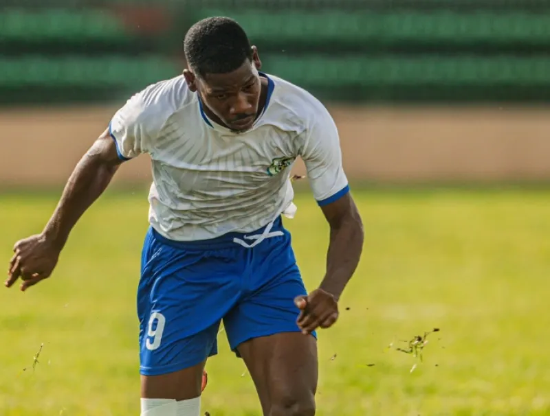 Caleb Nzamba, footballeur au Vautour Club
