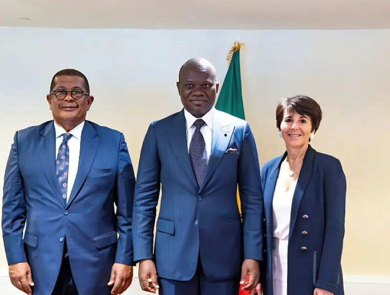 Brice Clotaire Oligui Nguema, président du Gabon, Leod Paul Batolo, Administrateur Directeur Général de Comilog et Christel Bories, présidente directrice générale du groupe Eramet