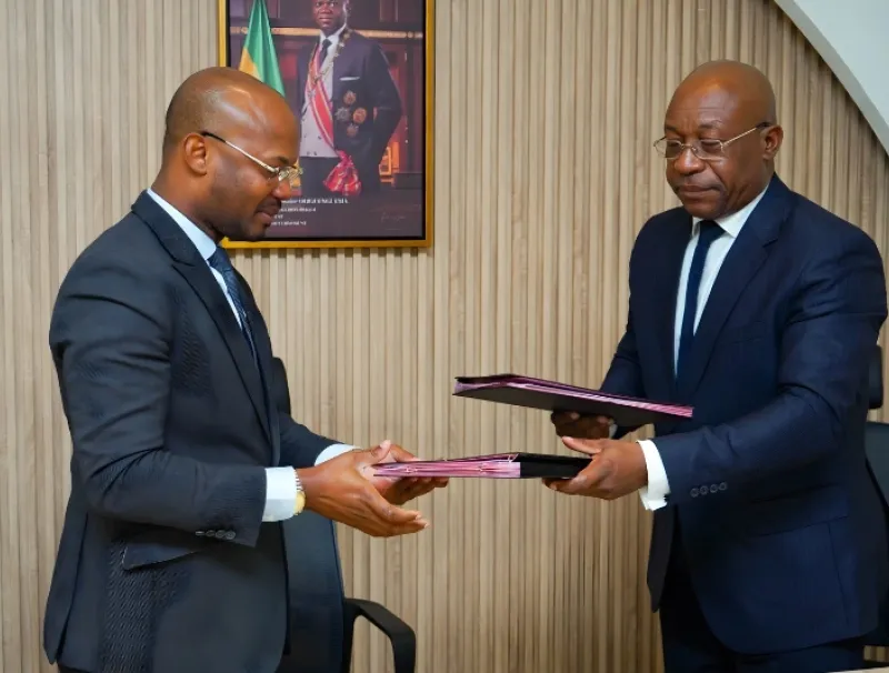 Pascal Franck Nze Ndong Nze, DG du PNPE et Jean-Bosco Obame Ndong, directeur général de l'emploi