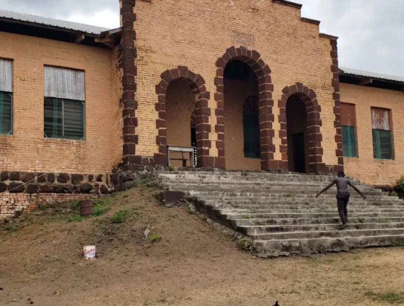 L’école centenaire ayant formé des ministres et des cadres est aujourd’hui à l’agonie.