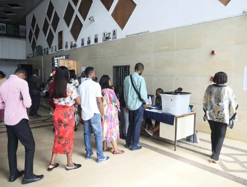 Élections professionnelles au Gabon
