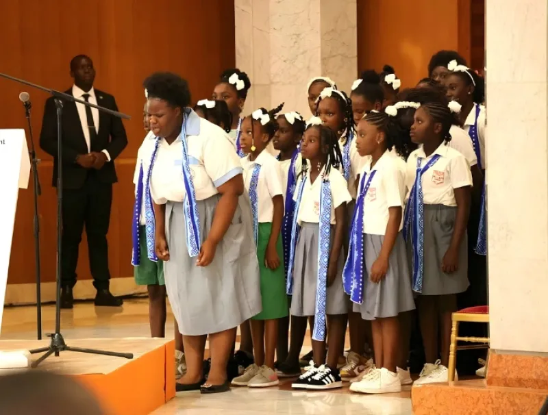 Élèves lors de la journée nationale de l'enseignant 