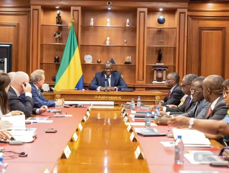 Fortescue et Oligui Nguema, président du Gabon