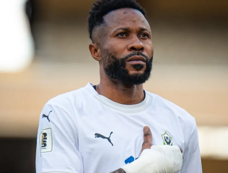 Guelor Kanga, footballeur international gabonais