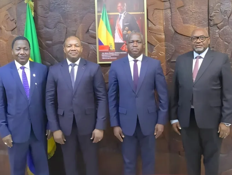 Le VPG Immongault, le ministre Mombo et la délégation du Cames