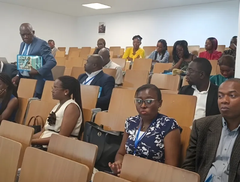 Une phase de la Journée scientifique. Ici au CHU “mère-enfant” Fondation Jeanne Ebori.