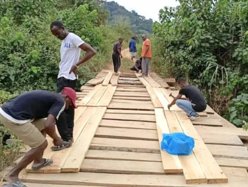 Un pont réfectionné par la délégation spéciale de la Lolo-Bouenguidi.