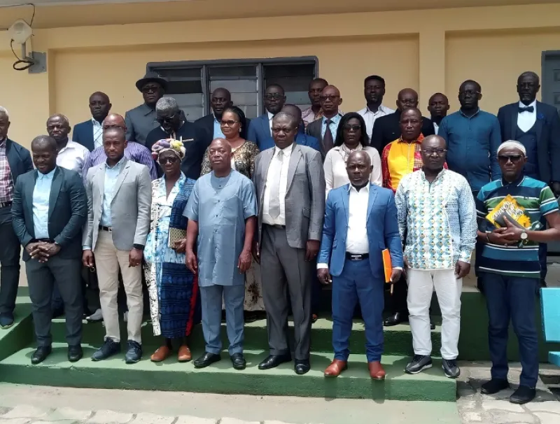 Maires et présidents de Conseils départementaux édifiés sur la planification de la passation des marchés publics