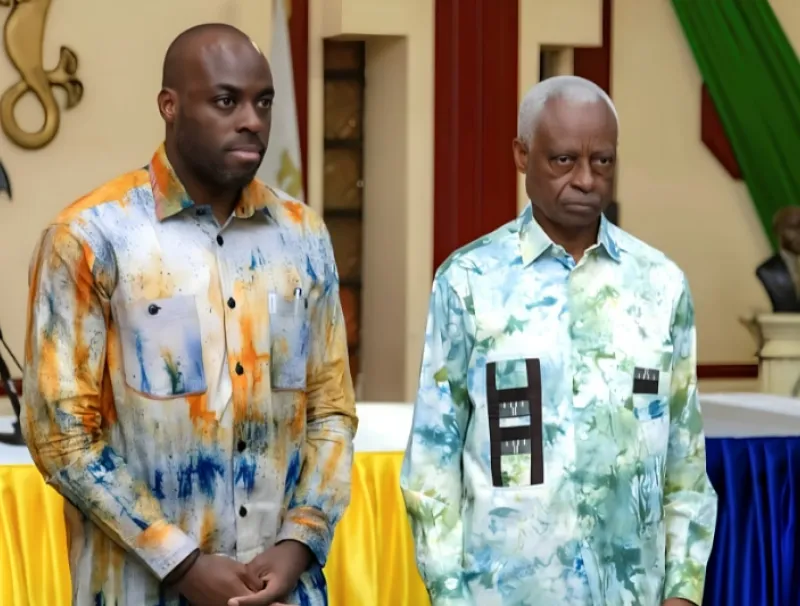 Marck Alexandre Ndoumba, ministre de l'Économie numérique et Eugène Mba, maire de Libreville