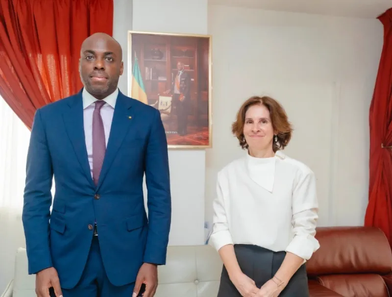 Mark-Alexandre Doumba, assurant l’intérim du ministre de l’Environnement et l’ambassadrice de l’Union européenne au Gabon, Cécile Abadie