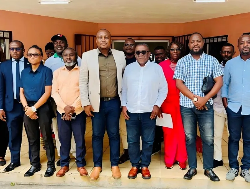 Membres de l’APIC et invités à la fin du café des médias