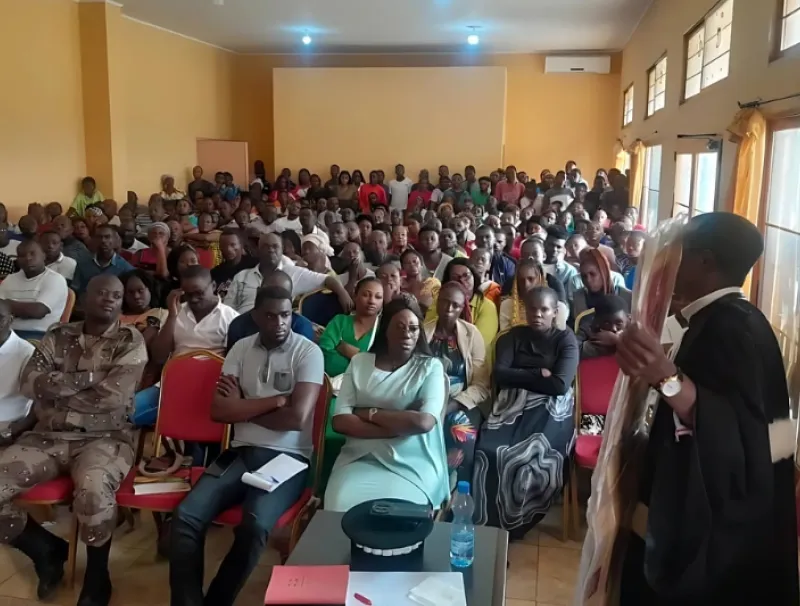 Le procureur de la République a sensibilisé les populations de Moanda sur les dangers des drogues.