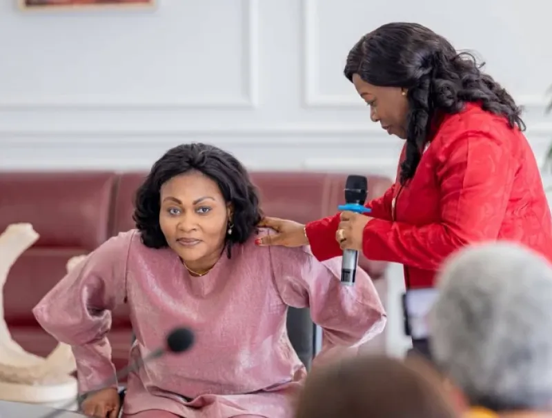 Nadia Christelle Koye a été installée par la présidente du Sénat, Huguette Yvonne Nyana Ekoume-Awori Onanga