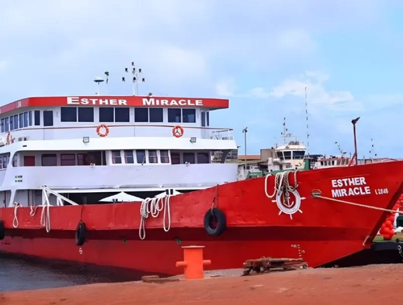 Navire Esther Miracle