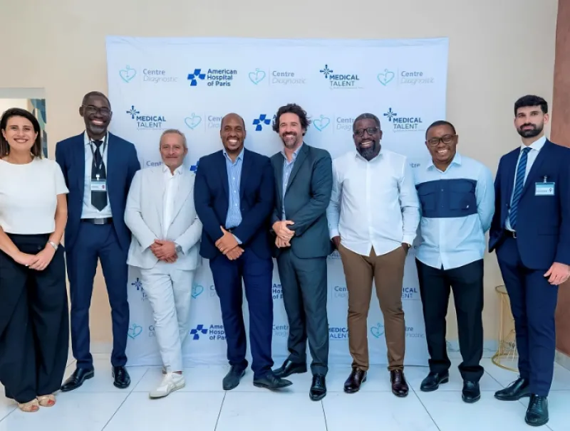 Personnel du Centre Diagnostic de Libreville et de l'hôpital américain de Paris
