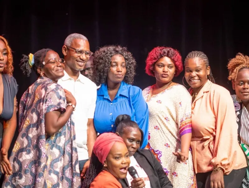 Les Reines du rire après leur prestation à l’Institut français