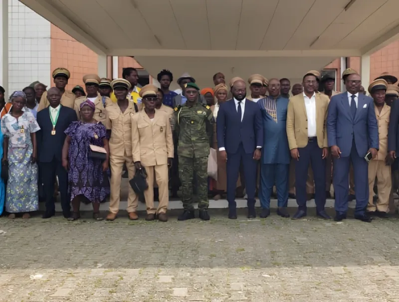 Rencontre entre WWF et les représentants locaux du Moyen-Ogooué