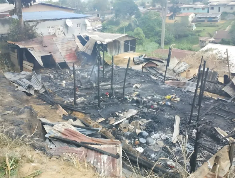 Maison ravagée par un incendie à oyem