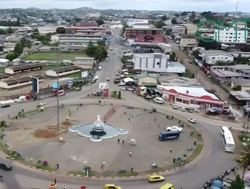 Rond point Nzeng-Ayong, libreville