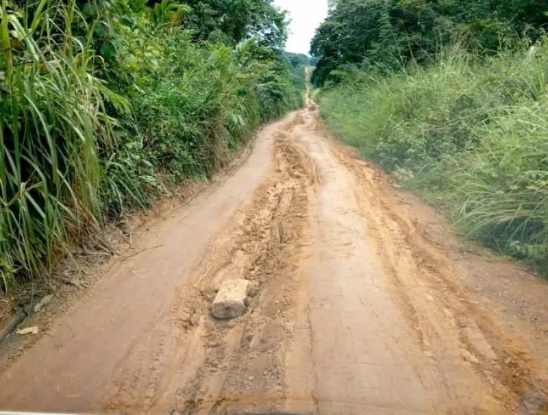 L’axe Makokou-Mekambo mérite une réhabilitation urgente.