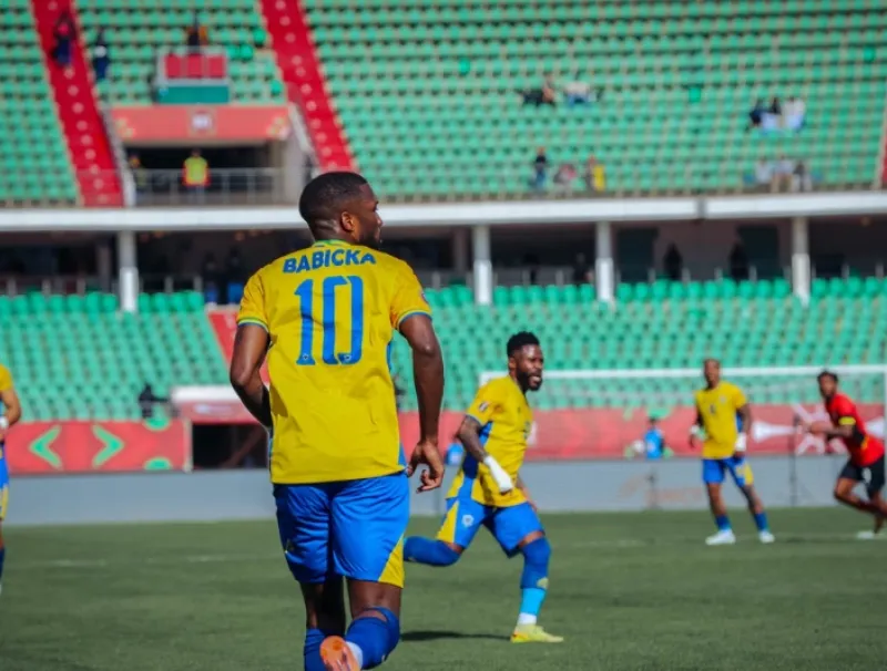 Shavy Warren Babicka, footballeur international gabonais