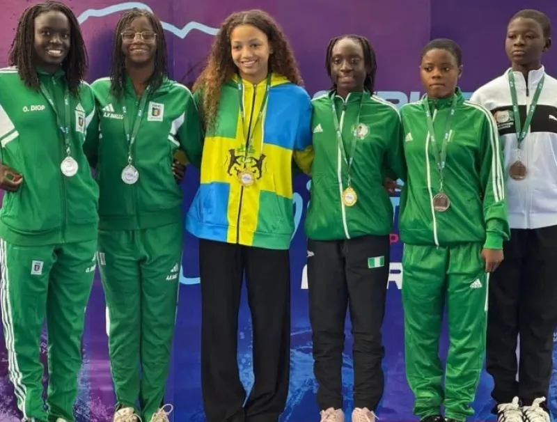 Noëlie Lacour remporte 11 médailles au championnat d’Afrique de natation.