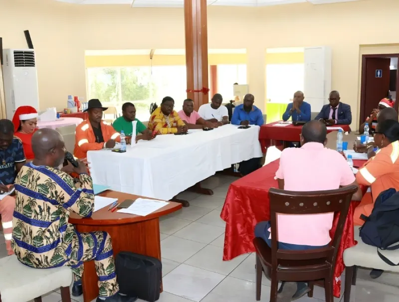 Syndicalistes et délégués du personnel du Synatiex