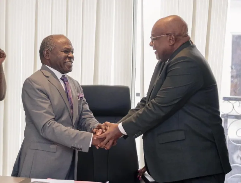Philippe Tonangoye et Séraphin Akure Davain. © DR