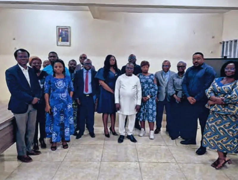 La délégation gabonaise avec la Commission nationale de lutte contre la traite des personnes du Togo.