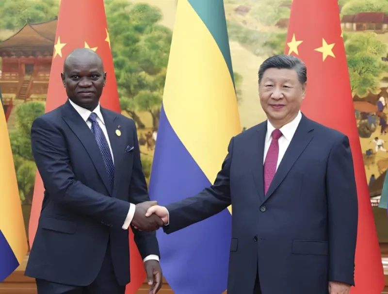 Xi Jinping, président de la Chine et Brice Clotaire Oligui Nguema, président du Gabon