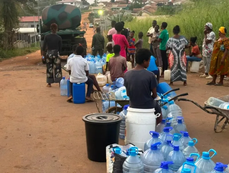 Livraison d'eau à Bikélé-Nzong 