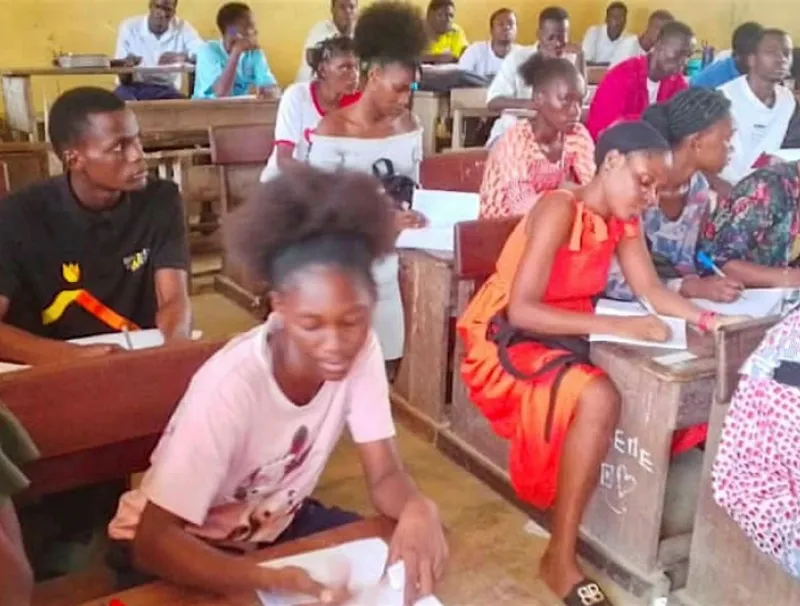  Les élèves de Terminale, bénéficiaires des cours de soutien. © bouanga Nguimbi