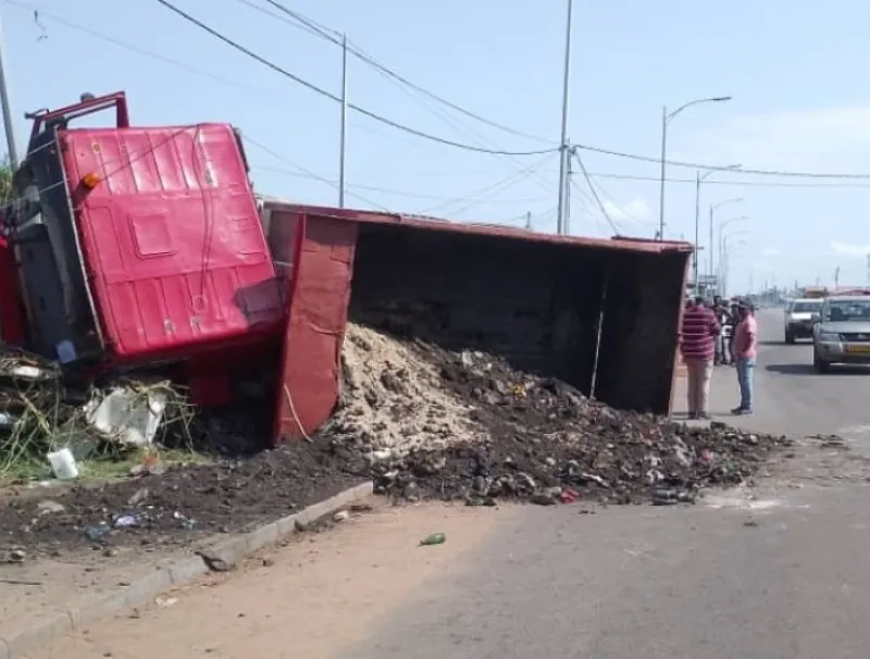 Le camion au sortir de l’impact mortel.