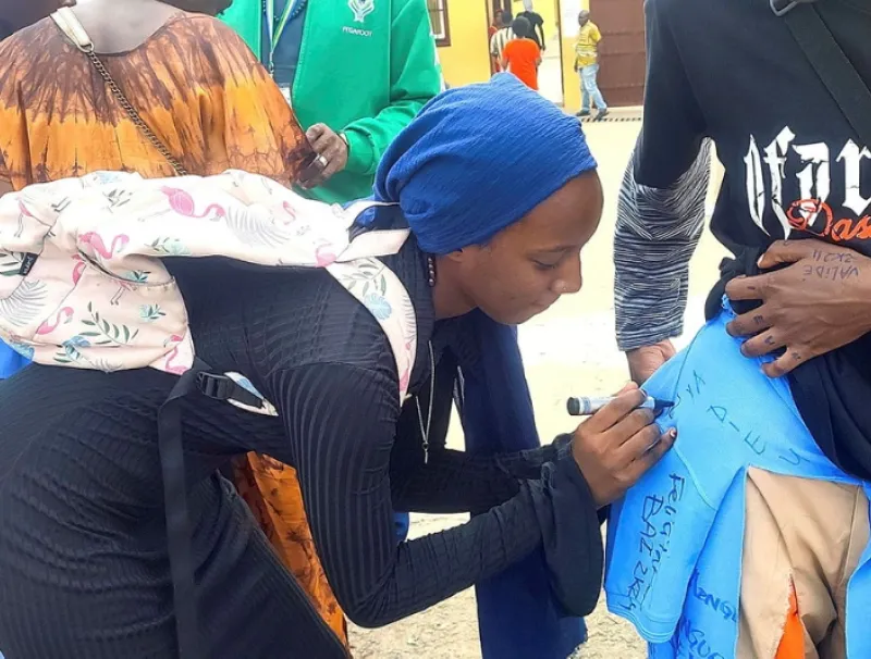 La meilleure moyenne de cette session, un impressionnant 16,50/20, a été obtenue par une candidate de 18 ans, scolarisée en série D. © Jocelyn Abila