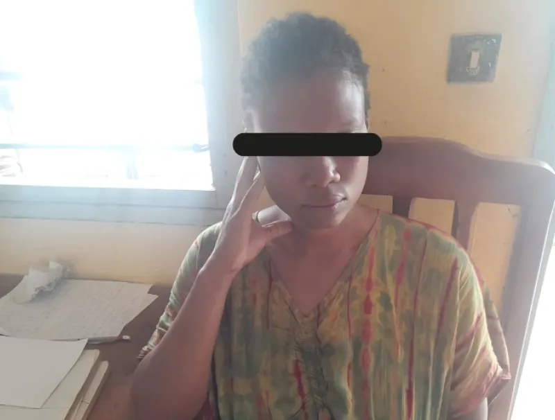Naomie Likibi lors de son audition préliminaire au poste de gendarmerie.