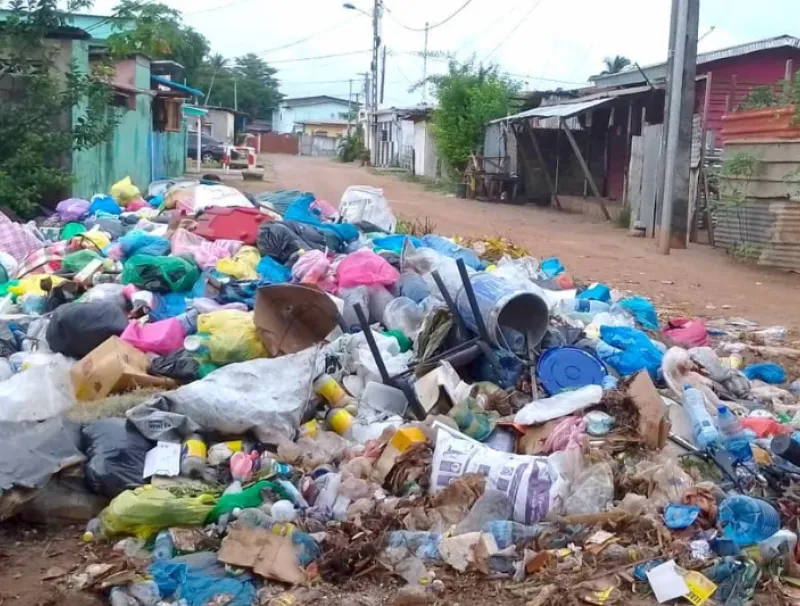 Des tas d’immondices, on en trouve plein dans Port-Gentil.