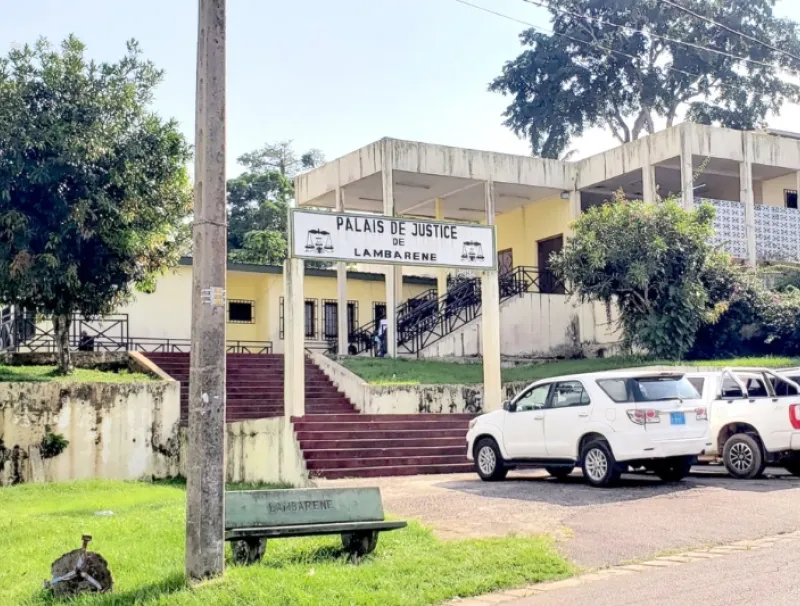 Une vue du tribunal de Lambaréné, lieu des audiences spéciales.