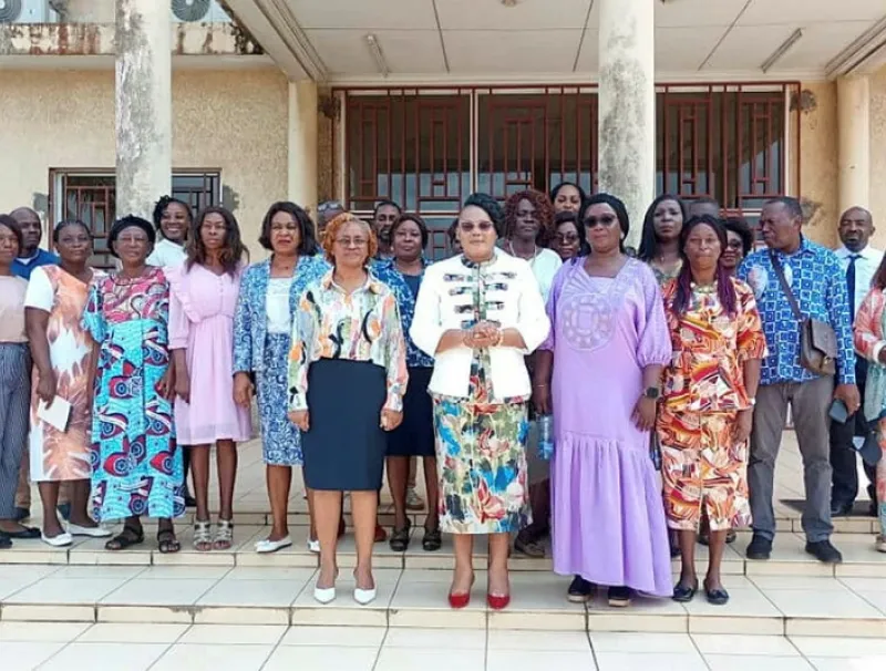 Au terme de la réunion avec la ministre de la Famille, Elodie Diane Fouefoue-Sandjoh. © DR