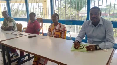 Agents du CNOU de l'USTM à Franceville