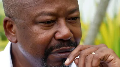 Alain Claude Bilie-By-Nzé, président du parti Ensemble pour le Gabon (EPG)